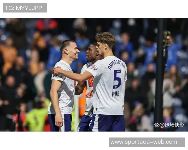 埃弗顿宣布提前召回18岁中场阿姆斯特朗重返球队助力争夺主力位置 埃弗顿宣布提前召回18岁中场阿姆斯特朗重返球队助力争夺主力位置